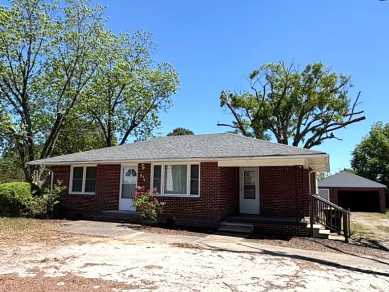 929 E Haggard Ave — Photo 1