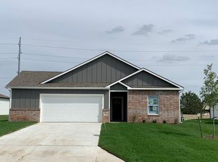 1612 Casey Cir, Newton, KS 67114