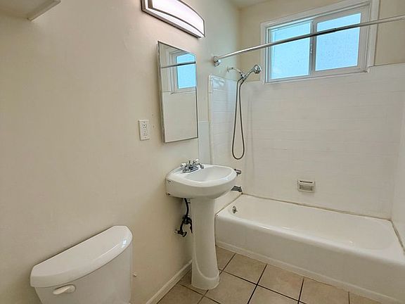 3rd image of 1030 N Oxford Ave APT 1
