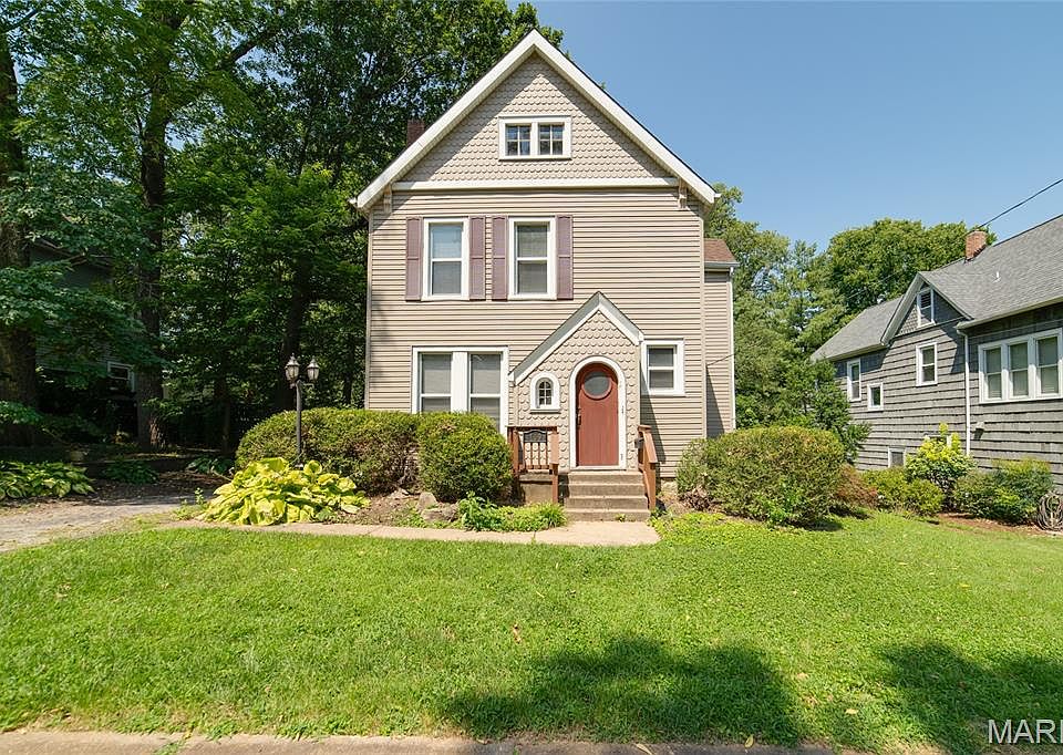1st image of 109 N Old Orchard Ave