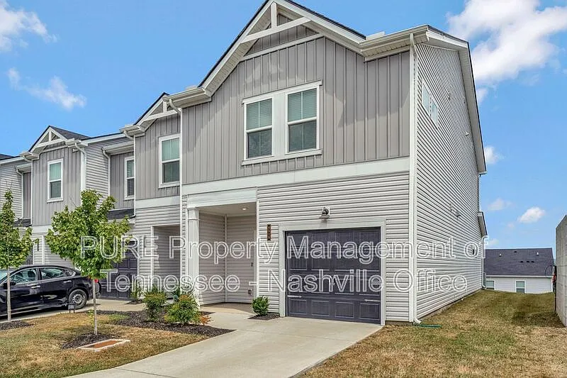 3 bed, 2.5 bath, 1605 sqft, $2,249 — Photo 4