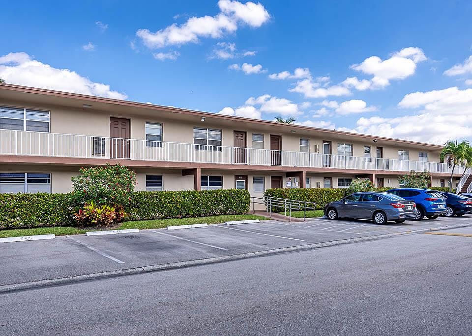 1st image of 7205 NW 4th Pl APT 105
