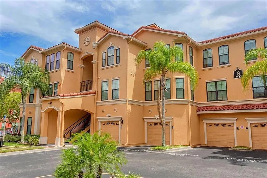 1 bed, 1.0 bath, 890 sqft, $1,750 — Photo 4