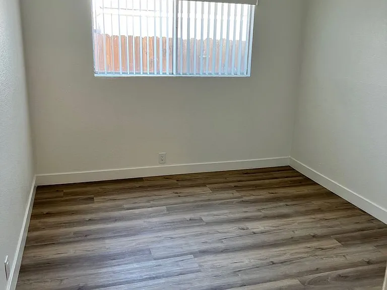 4800 Terrace Ave — Photo 6