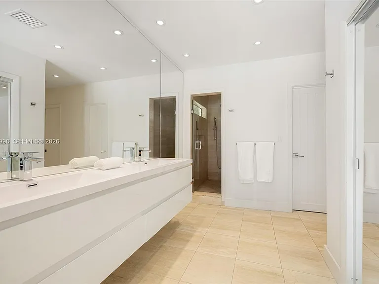 7230 Vistalmar St — Photo 20