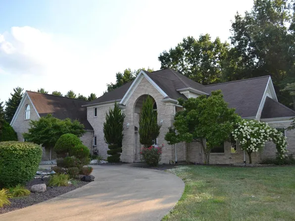 25 Clear Lake Dr, Centralia, IL 62801