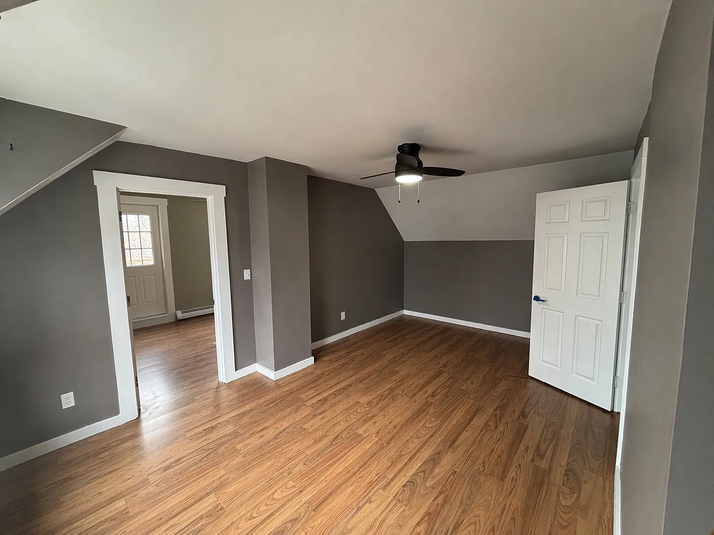 2 bed, 1000 sqft, $1,575 — Photo 3