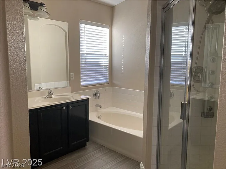 3120 Whispering Canyon Ct — Photo 43