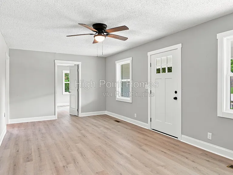 114 Alpine Dr — Photo 9
