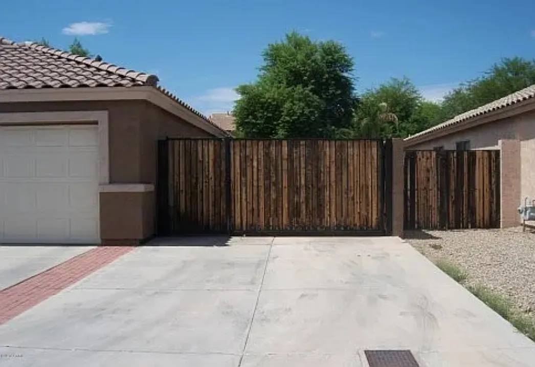 Building Photo - 2900 S Tumbleweed Ln