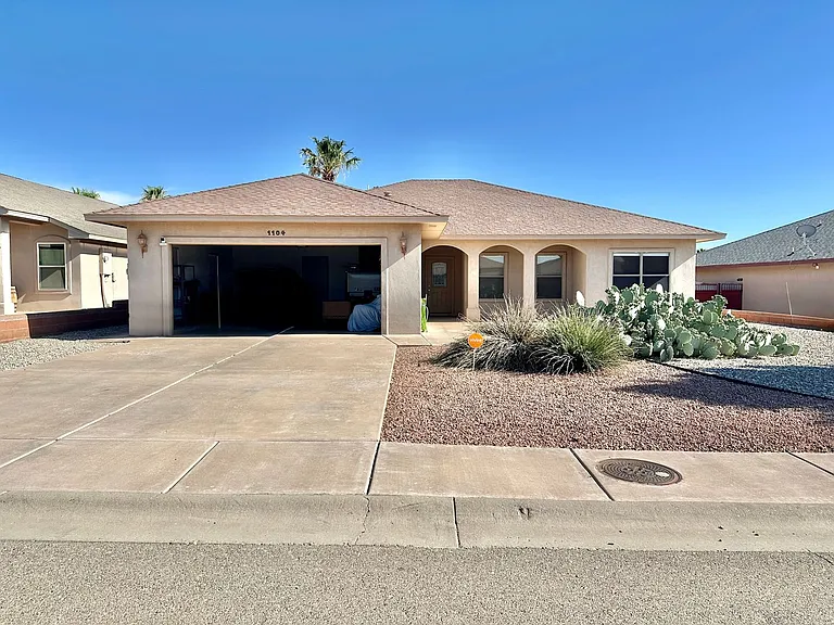 1104 San Miguel — Photo 2