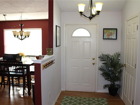 2nd image of 12220 NE Tallowtree Ct