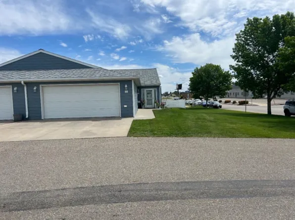410 28th Ave SW Unit 1, Minot, ND 58701