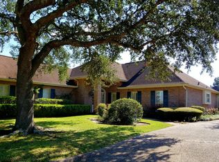 4825 Edgewood Ln, Beaumont, TX 77706