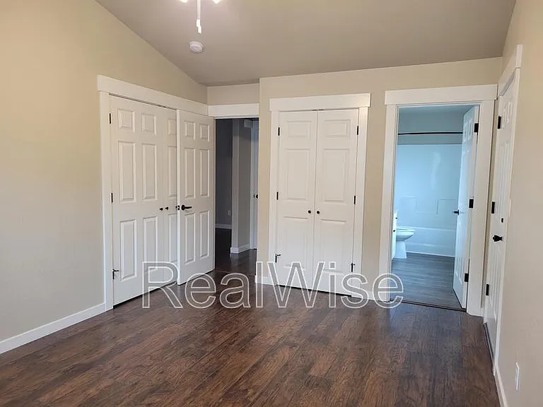 124 SW Jenn Way — Photo 6