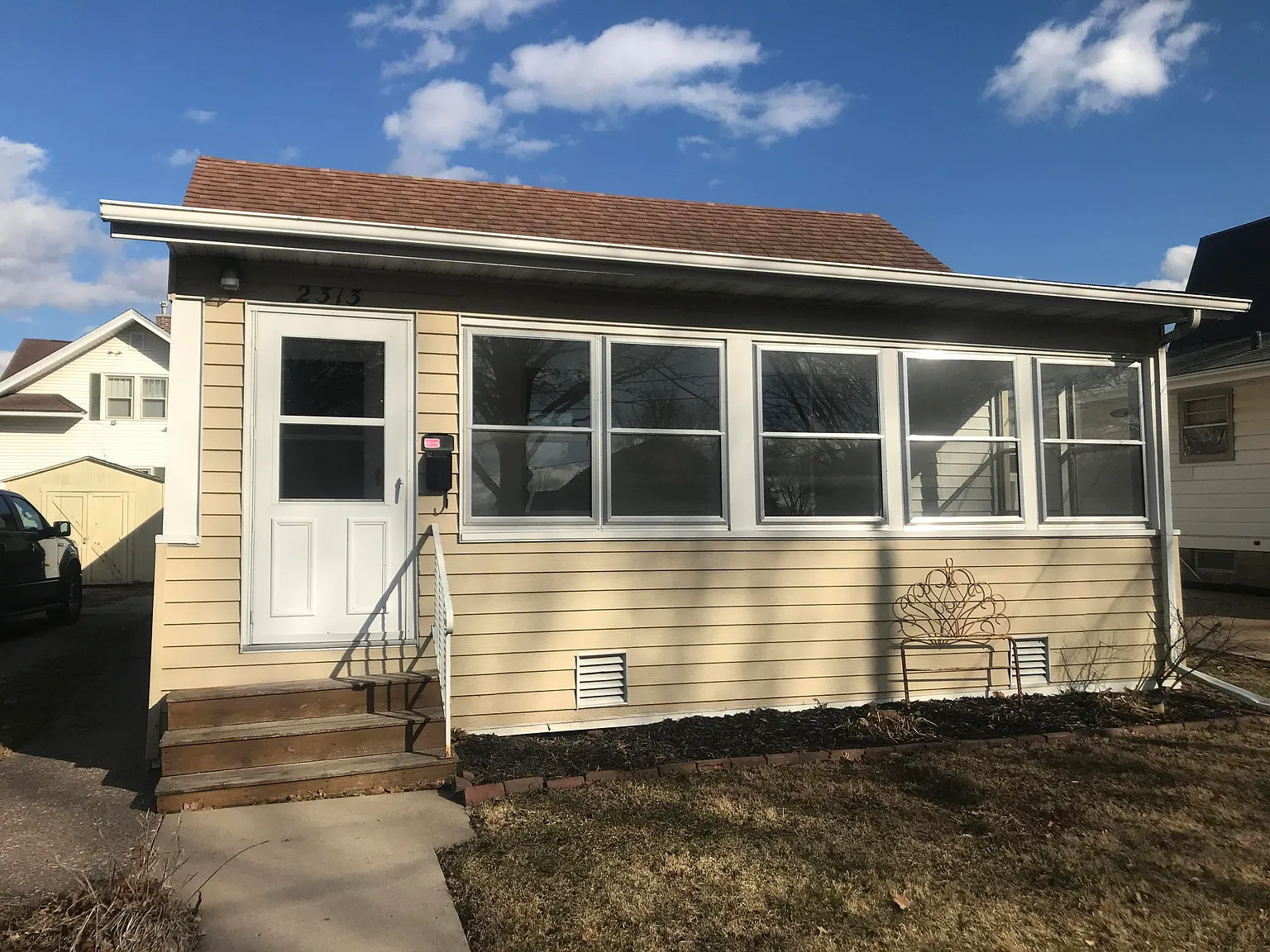 2313 Jefferson Ave photo 1