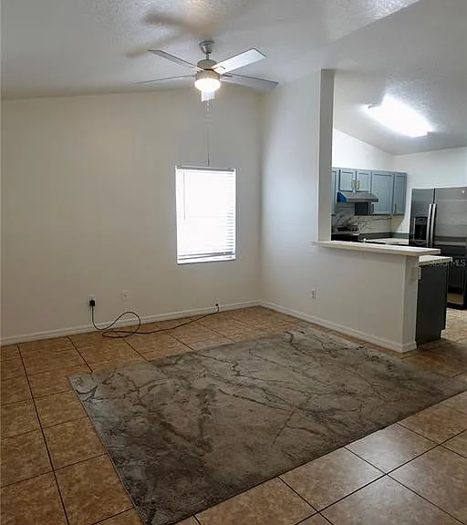 540 W Comstock Ave — Photo 18