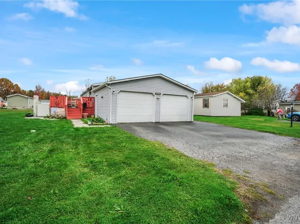 6266 Bayview Sta, Newfane, NY 14108