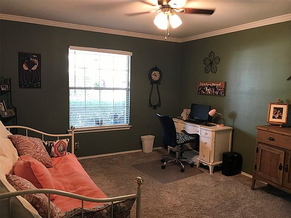4th image of 309 Nicole Way