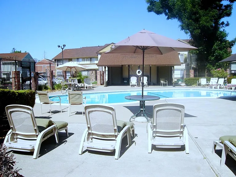 4211 Weymouth Ln — Photo 22