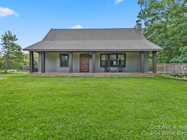 1212 21 Mile Rd NE, Cedar Springs, MI 49319