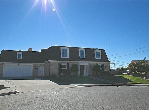 2nd image of 5821 Sierra Fria Ct