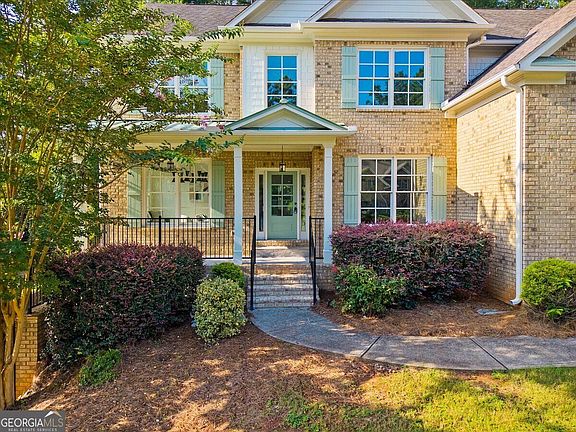 4th image of 2217 Birchtree Way