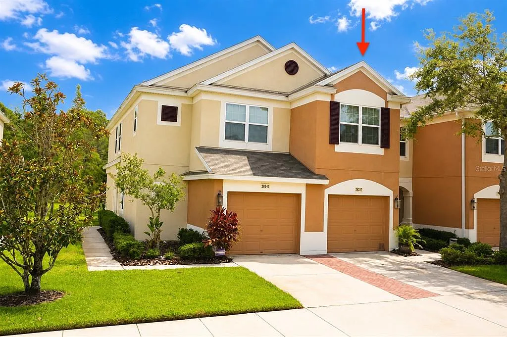 3 bed, 2.5 bath, 1588 sqft, $2,100 — Photo 1
