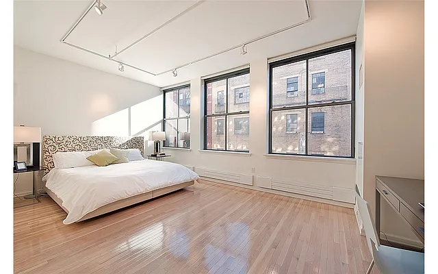 Sold by Douglas Elliman | media 15