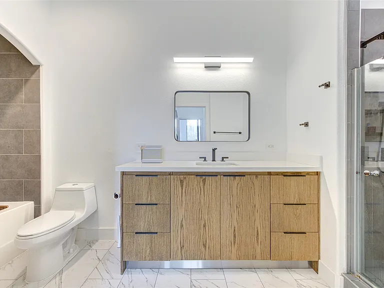 1901 Post Oak Blvd #3105 — Photo 14