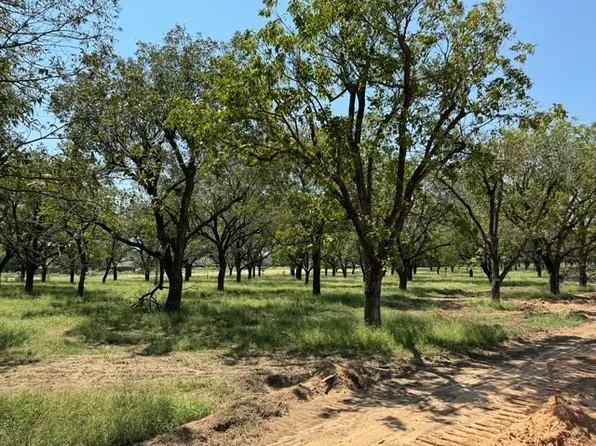 3101 E Landings South Dr, Granbury, TX 76049