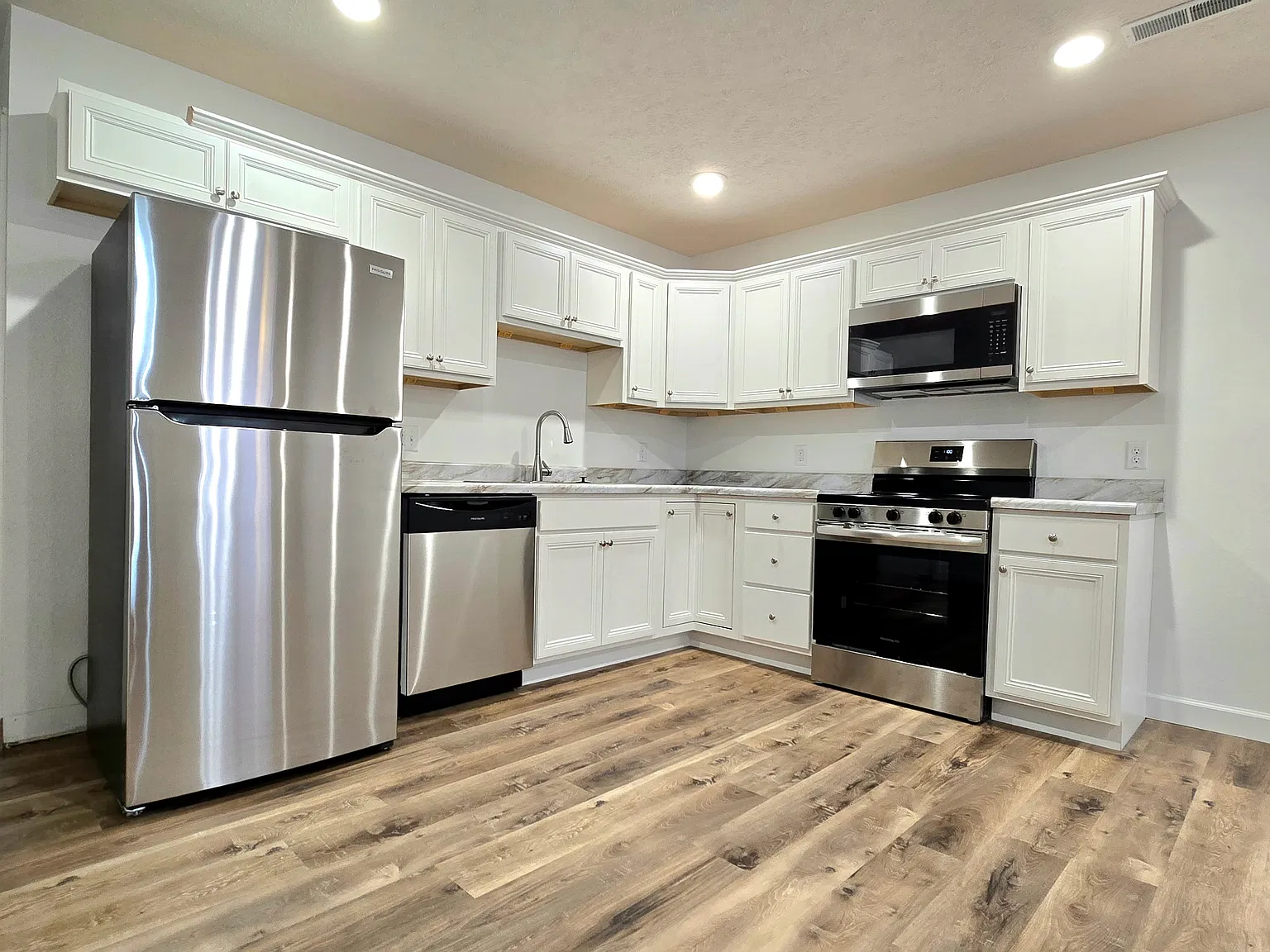 2 bed, 1175 sqft, $1,275 — Photo 3