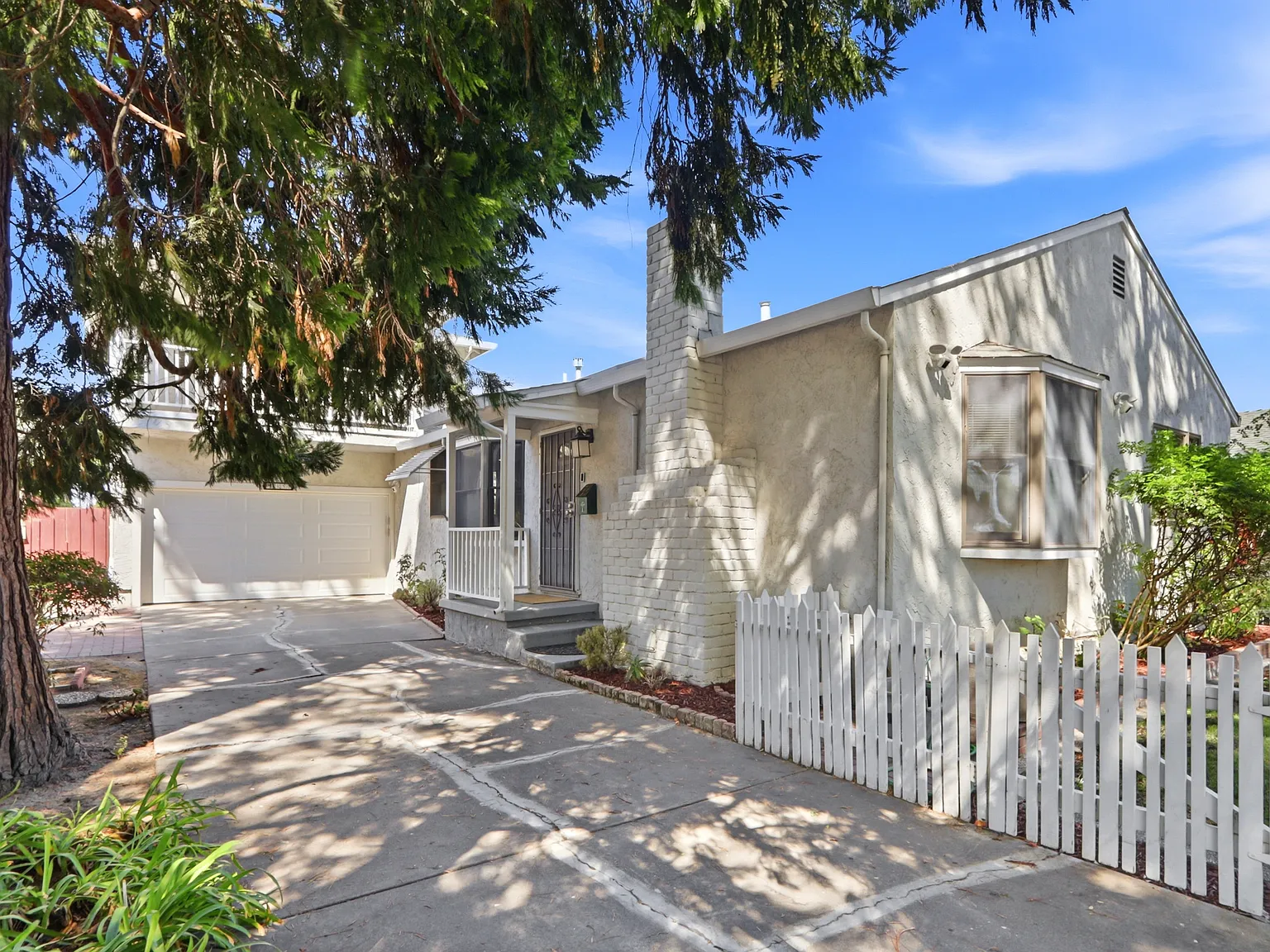 4 bed, 1650 sqft, $6,395 — Photo 3