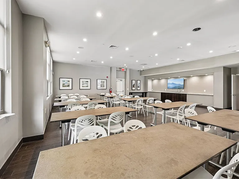 Riverbend At Port Imperial — Photo 19