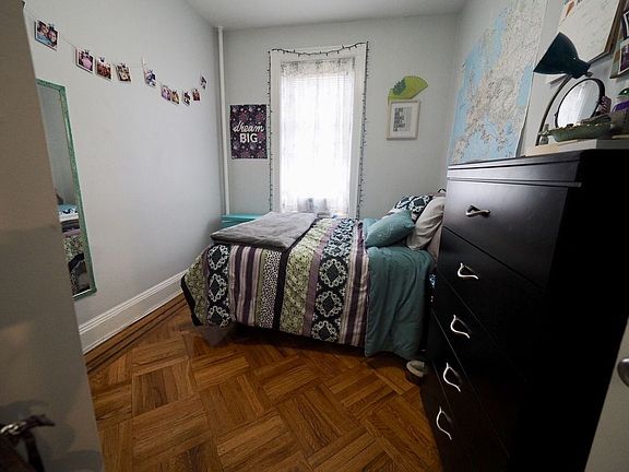 5th image of 3431 43rd St APT 1R