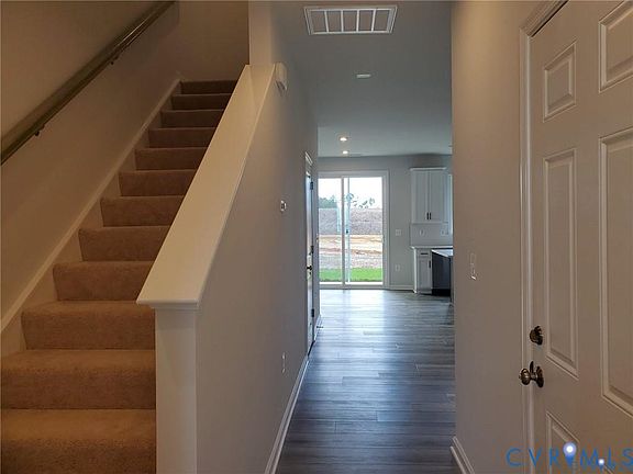 5th image of 547 McCormick Farm Pl