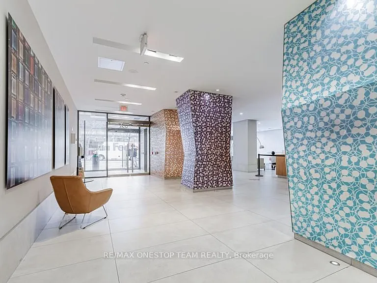 832 Bay St #4110 — Photo 33