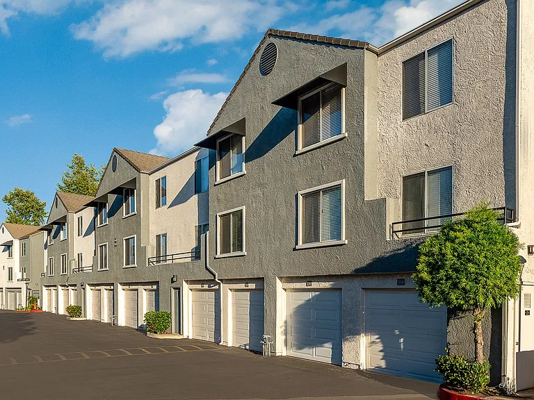 The Cascades Apartments — Photo 14