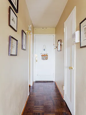 Sold by Sotheby's International Realty | media 6