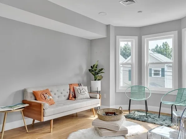 19 Plymouth St, Cambridge, MA 02141