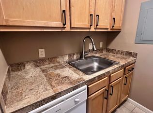 1516 D St #8, Lincoln, NE 68502