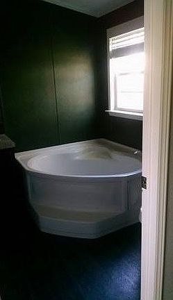 jacuzzi tub