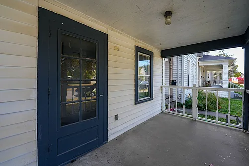 1808 E Oak St Photo 1