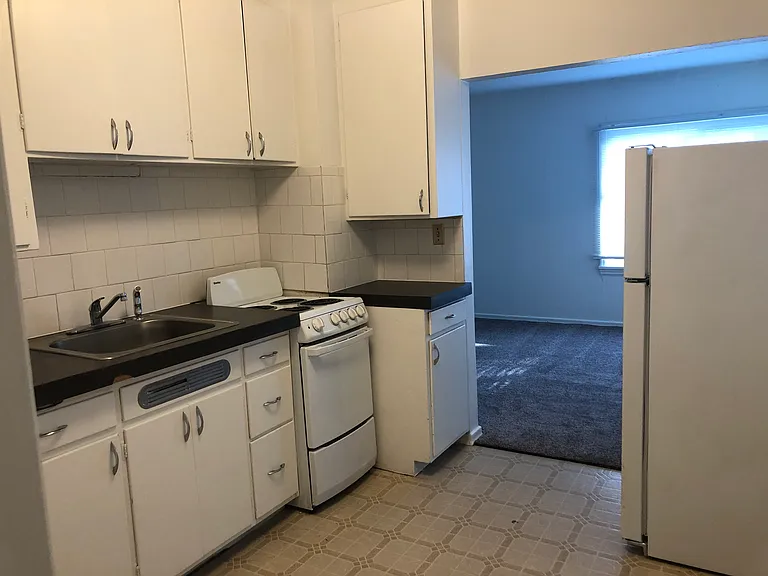 634 NE Gray Ln #3 — Photo 6