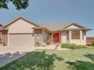 108 N Sandberg Dr, Sioux Falls, SD 57110