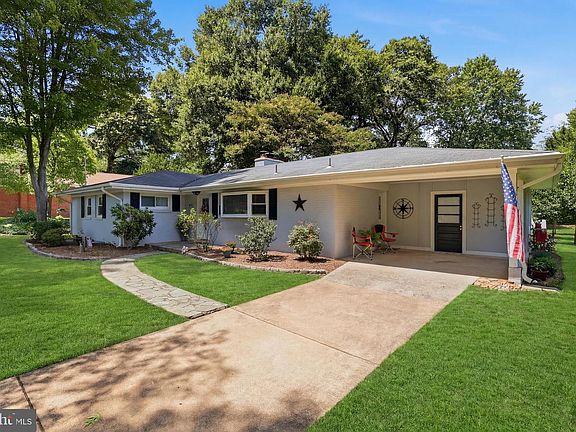 2nd image of 4216 Jackson Pl
