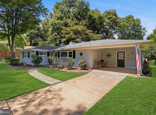 4216 Jackson Pl, Alexandria, VA 22309