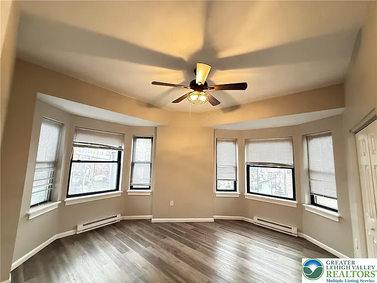 202 N 6th St #203 — Photo 11