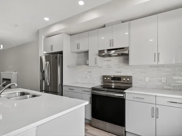 4879 Alwood Point E, Edmonton, AB T6W 4N1