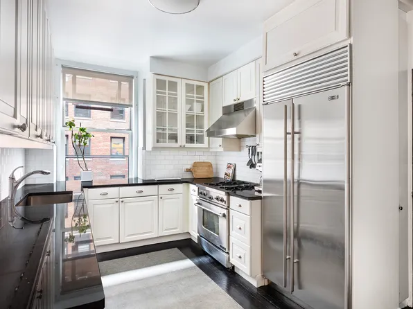210 West 90th Street 7B image 3 of 12